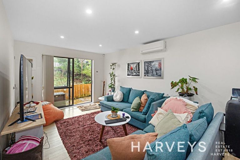 Photo of property in 71a Fruitvale Road, New Lynn, Auckland, 0600