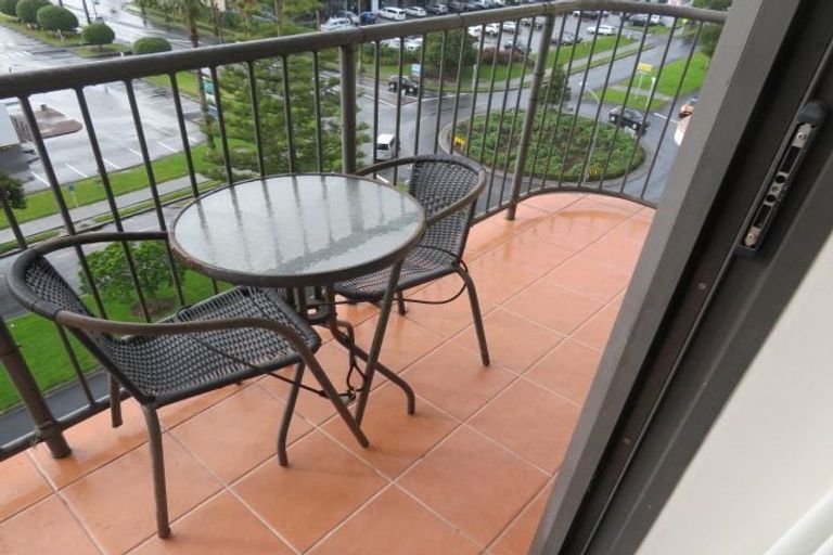 Photo of property in The Rennaissance, 6c/18 Ronwood Avenue, Manukau, Auckland, 2104