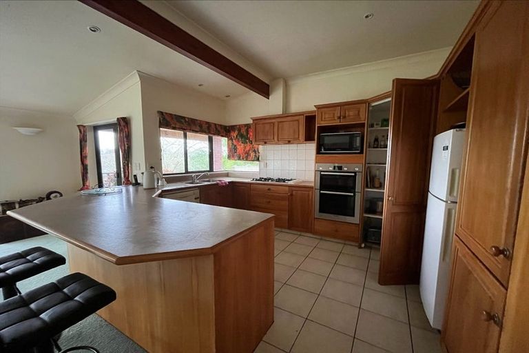 Photo of property in 37 Aloma Way, Glenview, Hamilton, 3206