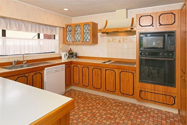 Photo of property in 12 Rhinevale Close, Henderson, Auckland, 0612