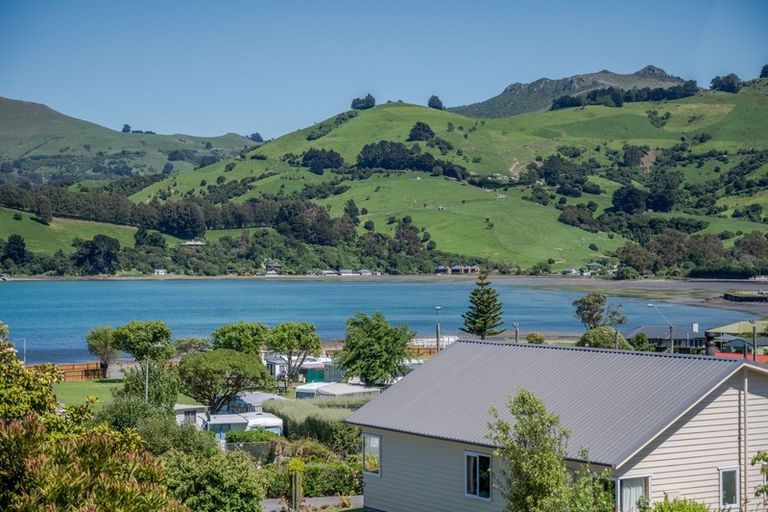 Photo of property in 3 Cedar Lane, Duvauchelle, 7581