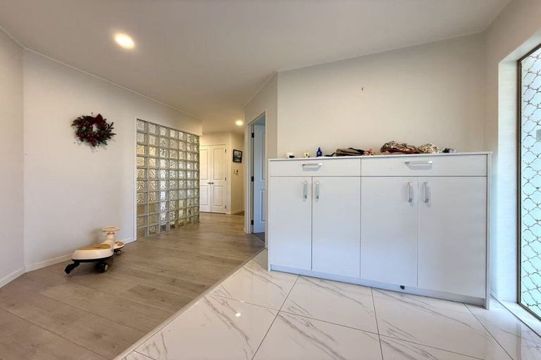 Photo of property in 164 Millhouse Drive, Golflands, Auckland, 2013