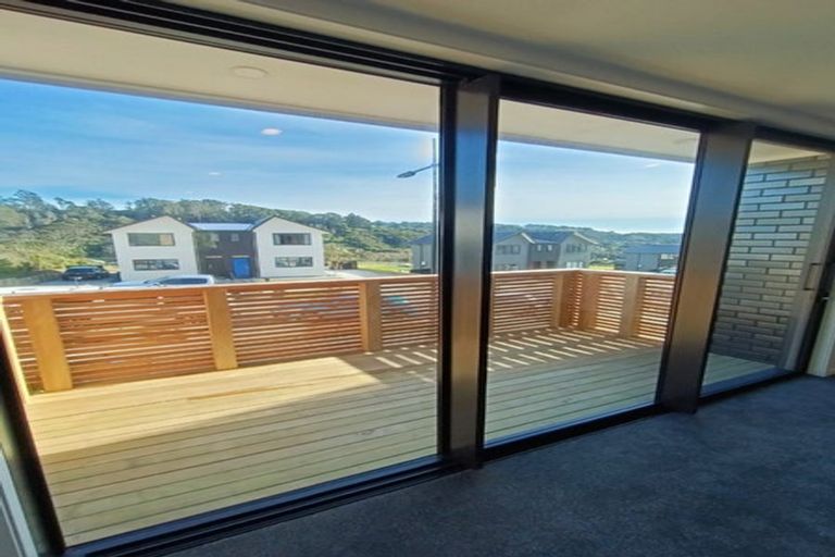 Photo of property in 27 Holystone Road, Whitby, Porirua, 5024