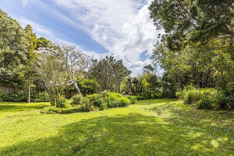 Photo of property in 61a Kahu Road, Paremata, Porirua, 5024