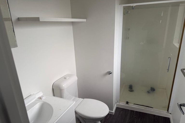 Photo of property in 10 Kaponga Crescent, New Lynn, Auckland, 0600