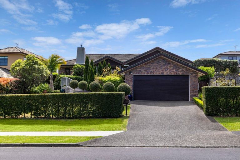 Photo of property in 3 Admirals Court Drive, Greenhithe, Auckland, 0632