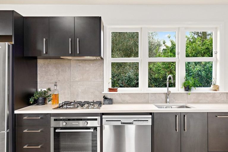 Photo of property in 24 Woodside Road, Massey, Auckland, 0614