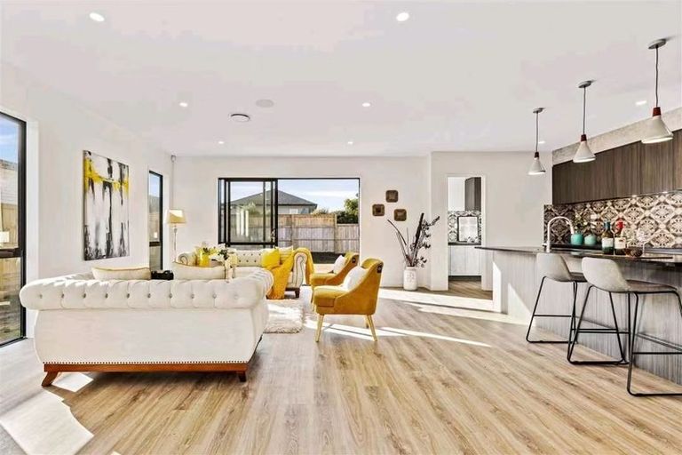 Photo of property in 13 Cutfield Lane, Kumeu, 0810