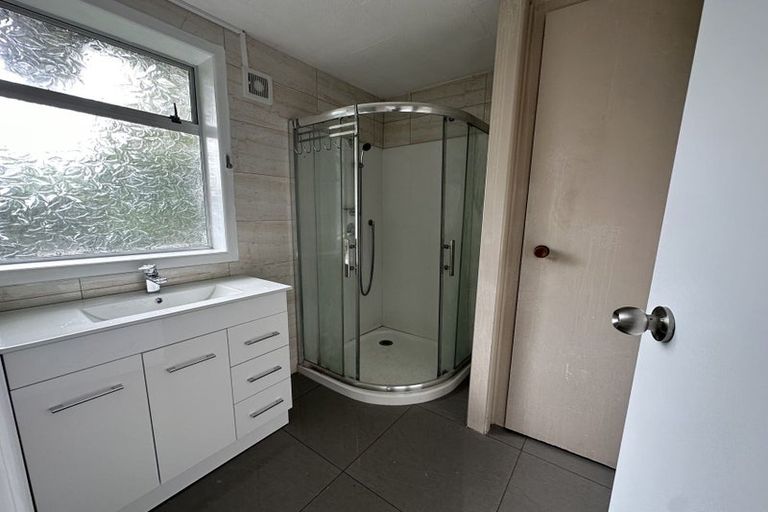 Photo of property in 7 Ellice Road, Totara Vale, Auckland, 0629