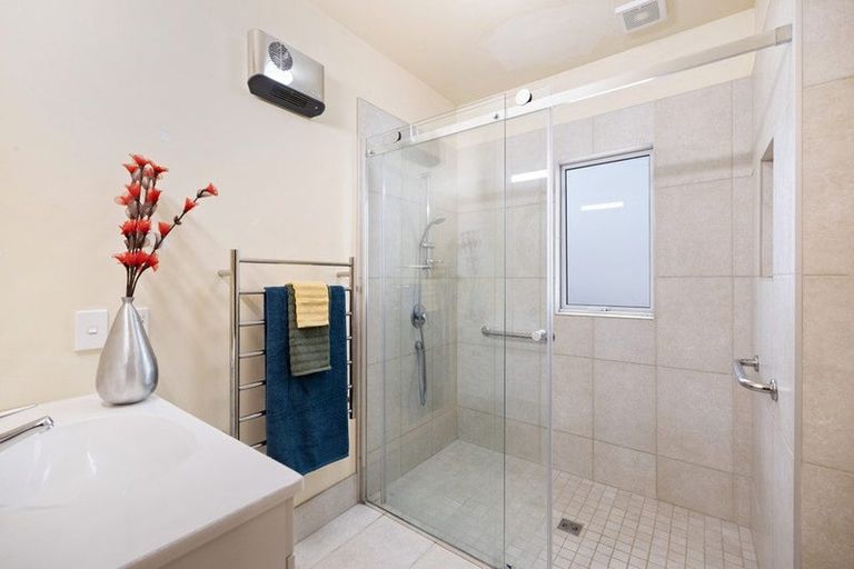 Photo of property in 125 Hallenstein Street, Queenstown, 9300