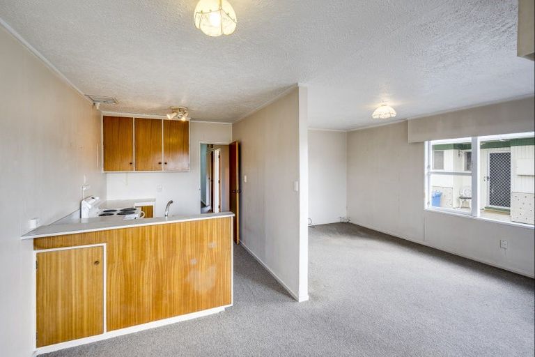 Photo of property in 9/90 Gloucester Street, Greenmeadows, Napier, 4112