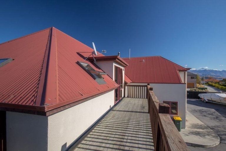 Photo of property in 71 Kings Drive, Wanaka, 9305