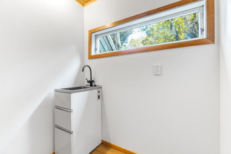 Photo of property in 40 Otitori Bay Road, Titirangi, Auckland, 0604