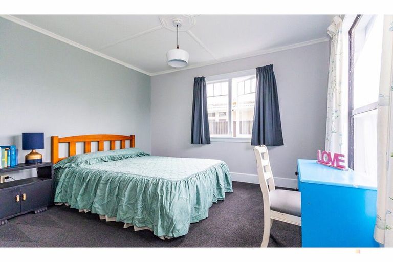 Photo of property in 21 Parsonage Road, Waimate, 7924