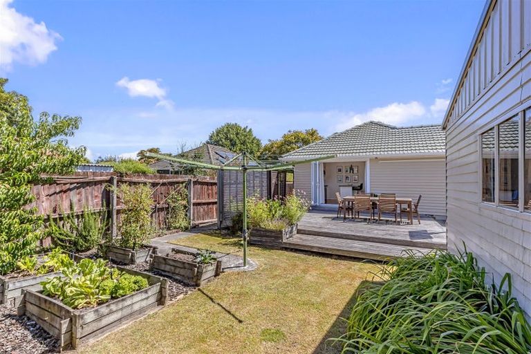 Photo of property in 24 Flower Street, Bryndwr, Christchurch, 8053