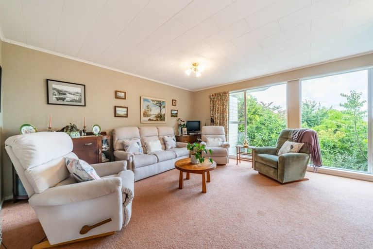 Photo of property in 7 Roband Crescent, Brown Owl, Upper Hutt, 5018