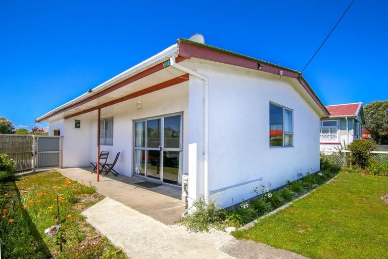 Photo of property in 21 Palmerston Street, Westport, 7825