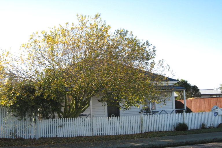 Photo of property in 16 Brixton Street, Islington, Christchurch, 8042
