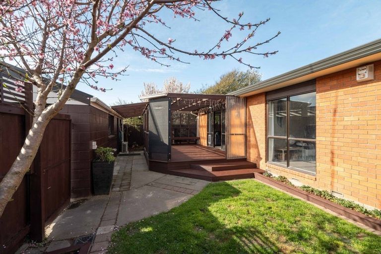 Photo of property in 2/126b Inwoods Close, Parklands, Christchurch, 8083