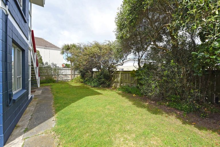 Photo of property in 218u8 Onepu Road, Lyall Bay, Wellington, 6022