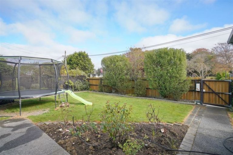 Photo of property in 15 Inwoods Road, Parklands, Christchurch, 8083