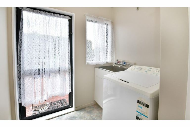 Photo of property in 2/28 Lakeside Drive, Orewa, 0931