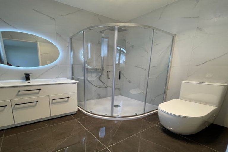 Photo of property in 17 Cronshaw Road, Karaka, 2113