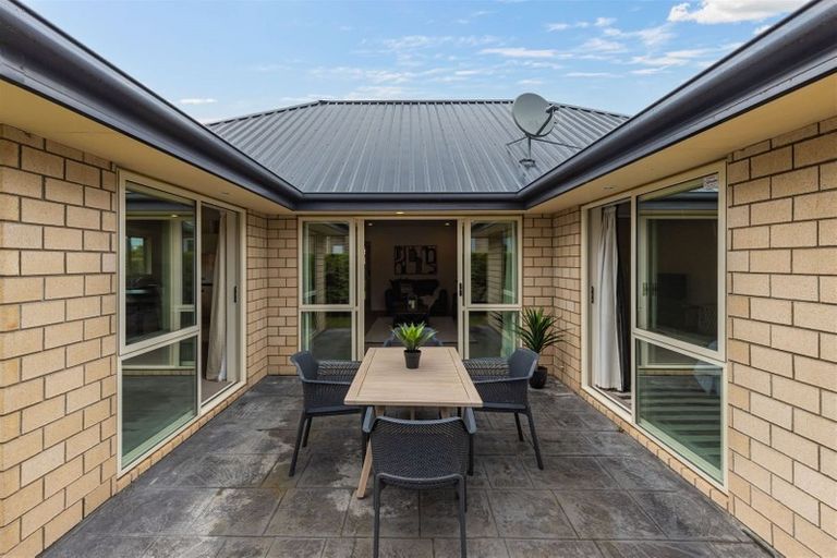Photo of property in 2b Beatrice Place, Avonhead, Christchurch, 8042