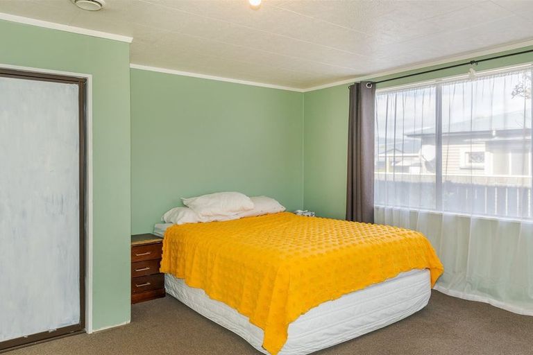 Photo of property in 95 Queen Street, Westport, 7825