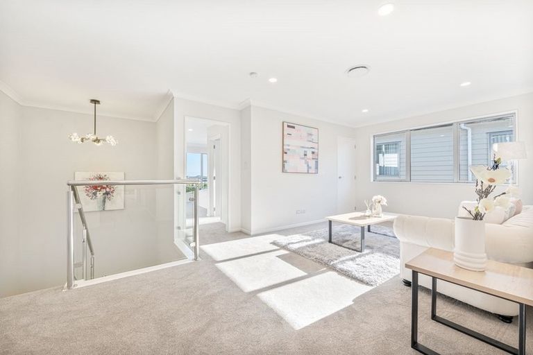 Photo of property in 60 Hikuawa Road, Flat Bush, Auckland, 2019