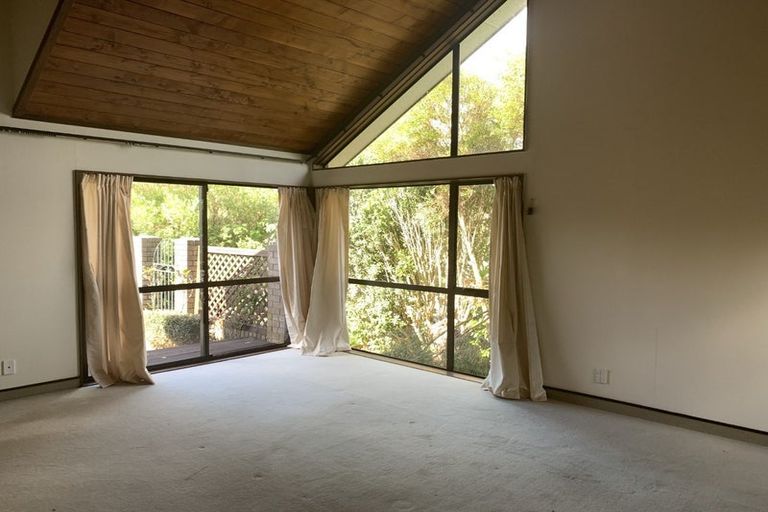 Photo of property in 3 Aintree Grove, Churton Park, Wellington, 6037