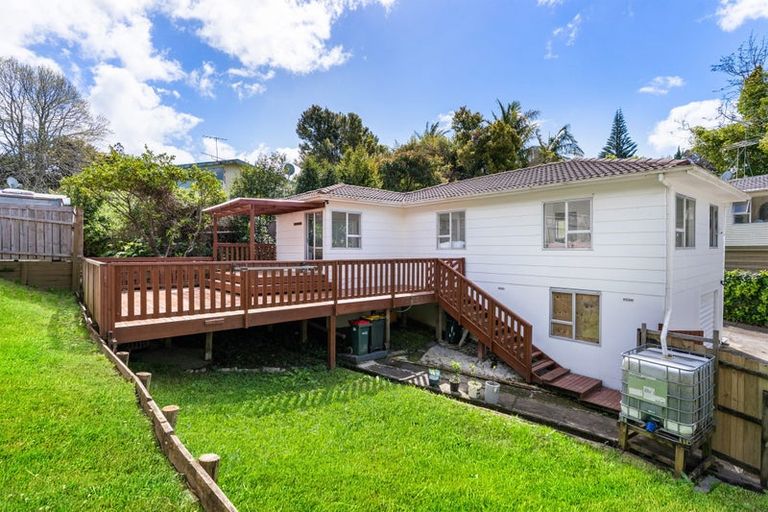 Photo of property in 16 Dunraven Place, Torbay, Auckland, 0630