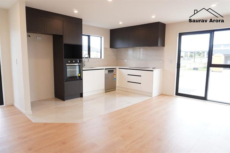 Photo of property in 13 Noia Way, Karaka, 2113