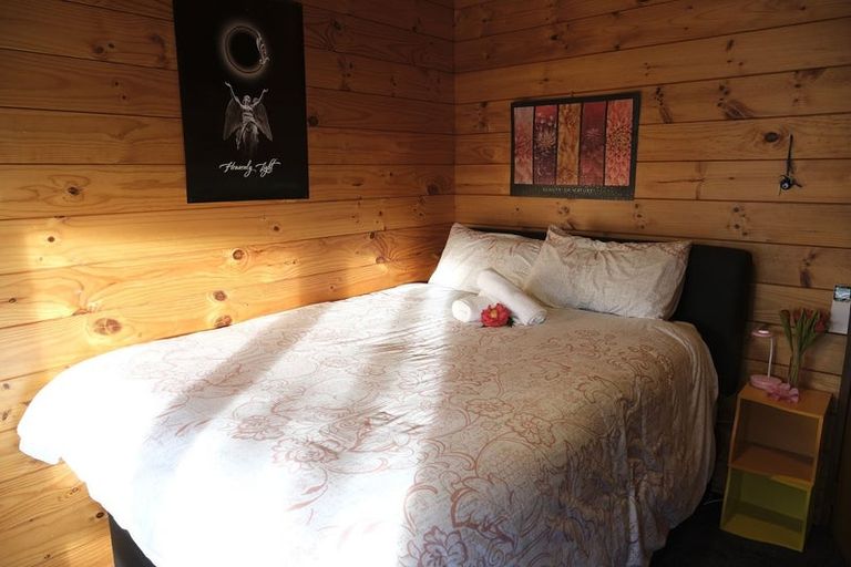 Photo of property in 1/74 Waiau Street, Torbay, Auckland, 0630