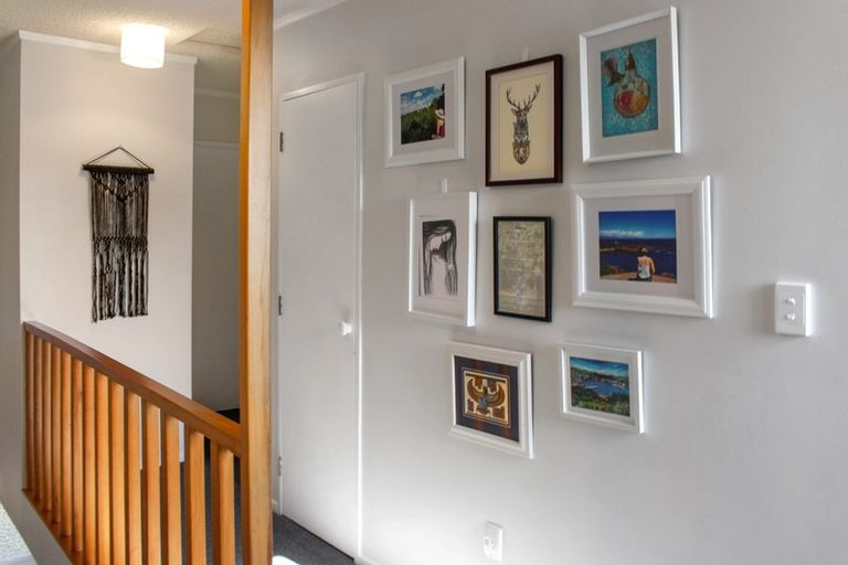 Photo of property in 8/2 Burdendale Grove, Churton Park, Wellington, 6037