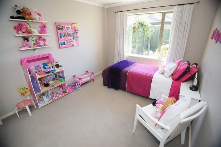 Photo of property in 1 Bayliss Close, Northwood, Christchurch, 8051