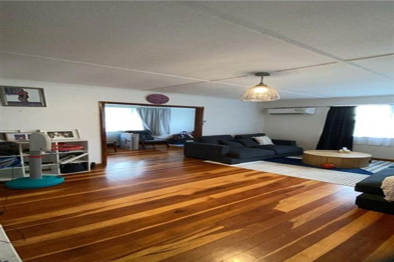 Photo of property in 60 Tremewan Street, Tawa, Wellington, 5028