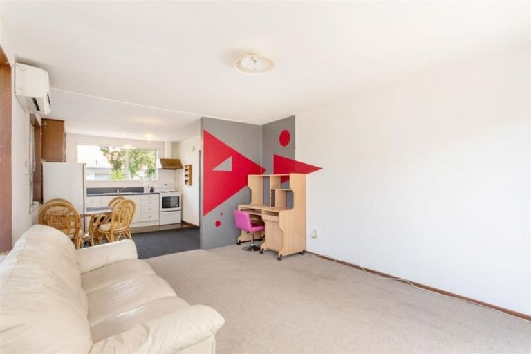 Photo of property in 8 Wanstead Place, Woolston, Christchurch, 8062