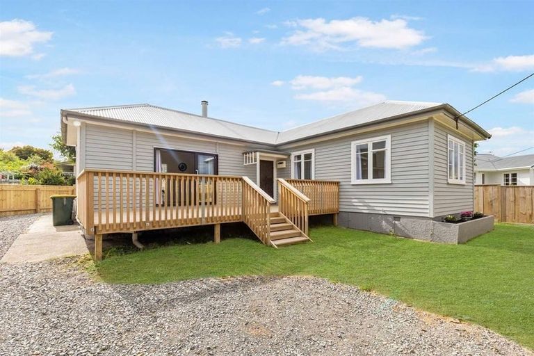 Photo of property in 14 Chester Street, Levin, 5510