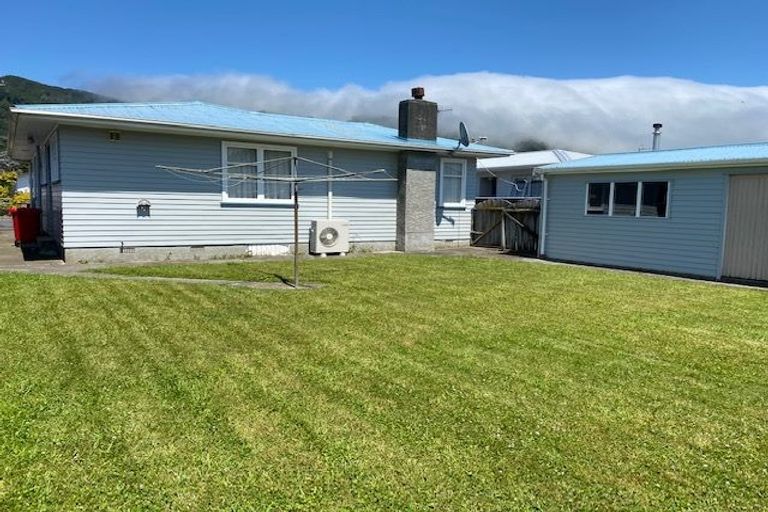 Photo of property in 22 Karamu Crescent, Wainuiomata, Lower Hutt, 5014