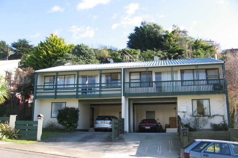 Photo of property in 103 Churton Drive, Churton Park, Wellington, 6037