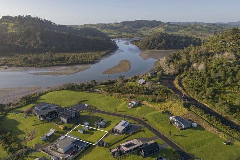Photo of property in 3 Dawson Place, Cooks Beach, 3591