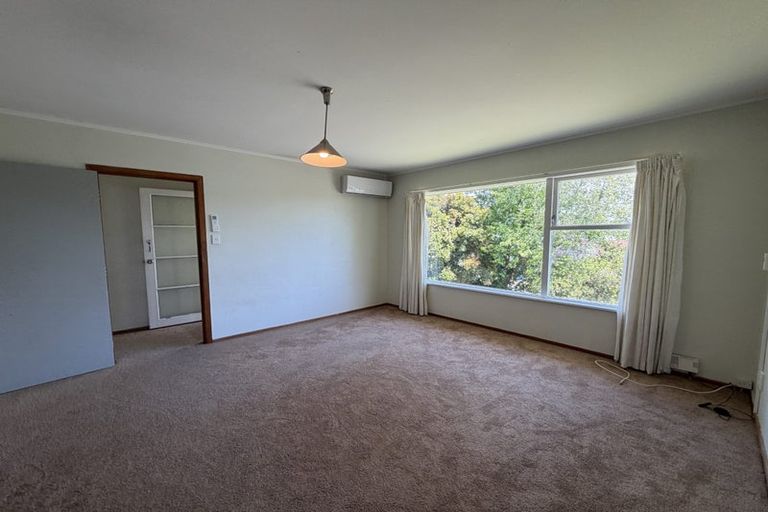 Photo of property in 15 Diana Drive, Glenfield, Auckland, 0627
