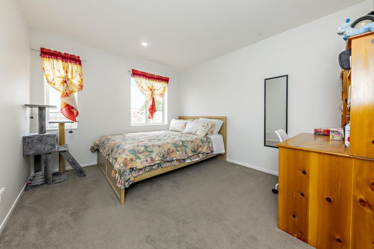 Photo of property in 9 Riroriro Close, Papakura, 2110