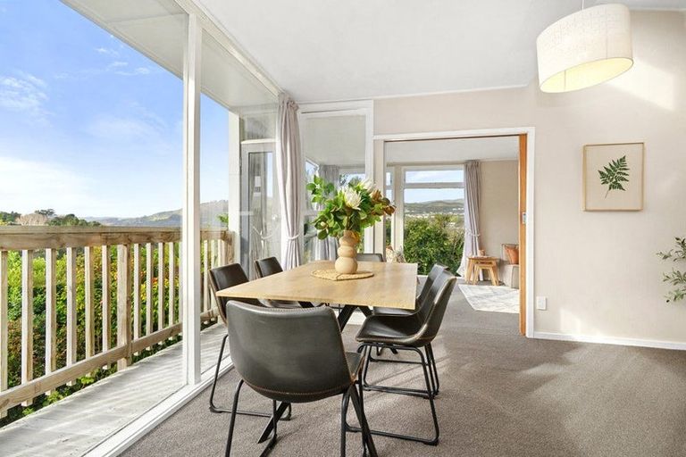 Photo of property in 1a Woodstock Terrace, Tawa, Wellington, 5028