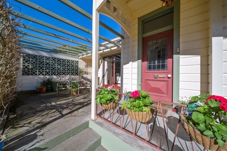 Photo of property in 237 South Road, Hawera, 4610