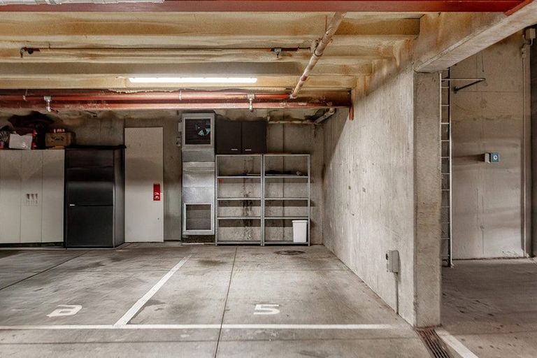 Photo of property in Aqua, 13/74 Oriental Parade, Oriental Bay, Wellington, 6011