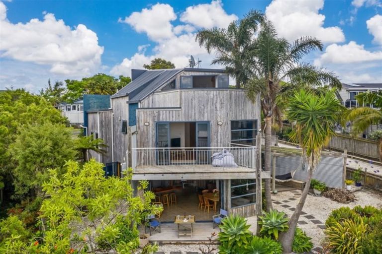 Photo of property in 66 Spinnaker Drive, Te Atatu Peninsula, Auckland, 0610