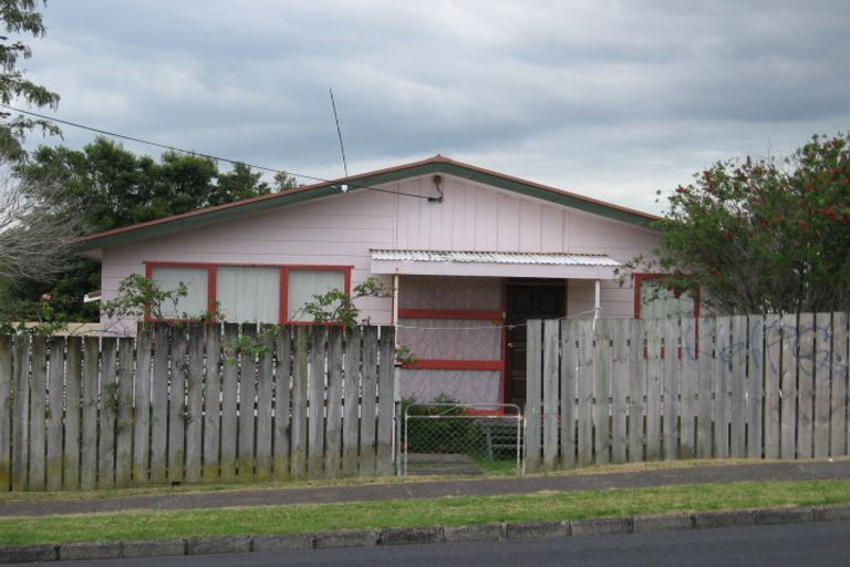 Photo of property in 46 Rimu Street, New Lynn, Auckland, 0600