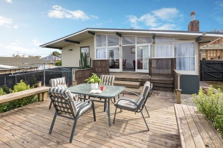 Photo of property in 3 Clendon Place, Manurewa, Auckland, 2102